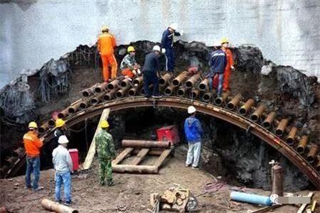 定海隧道钢花管支护案例